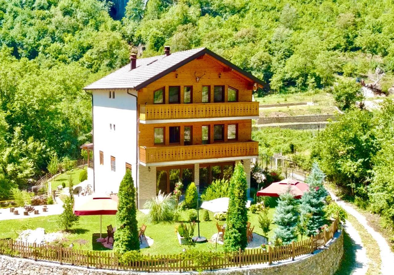 Vila Alexander B&B Valbone Buitenkant foto