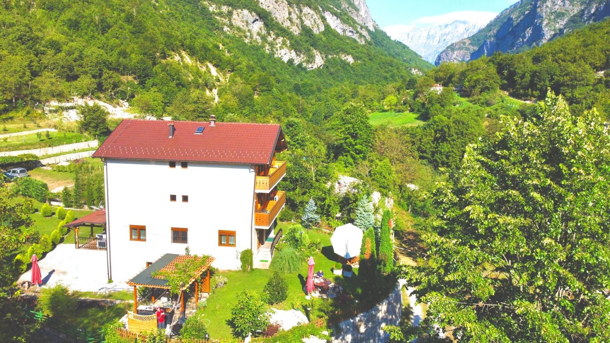 Vila Alexander B&B Valbone Buitenkant foto