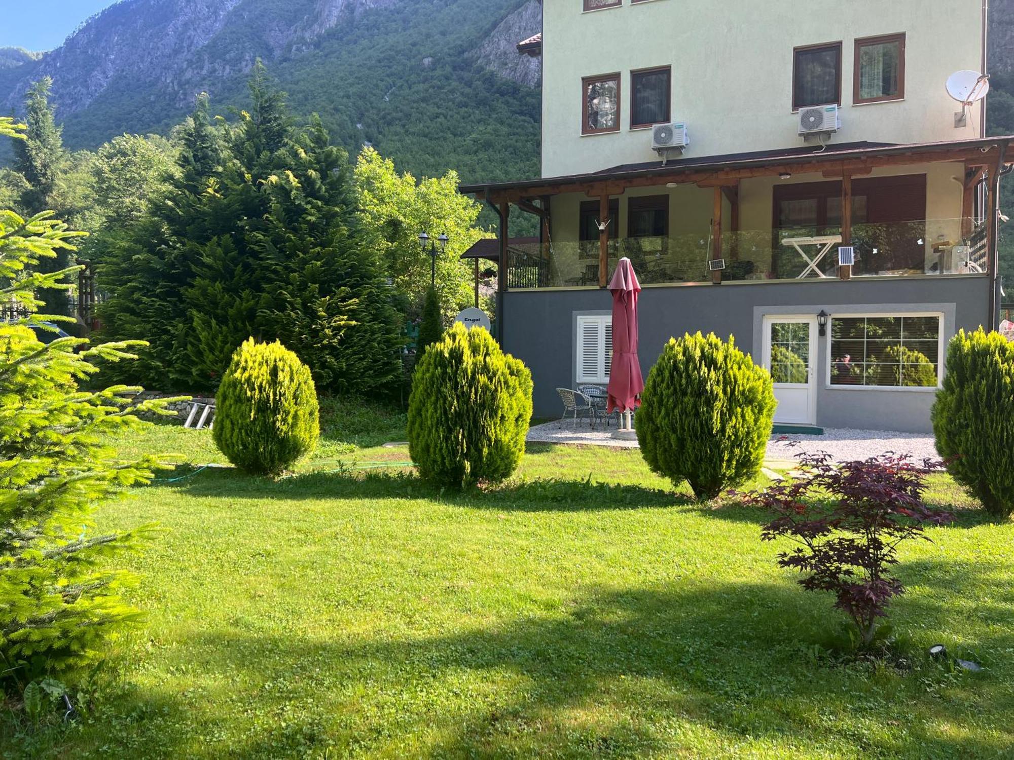Vila Alexander B&B Valbone Buitenkant foto